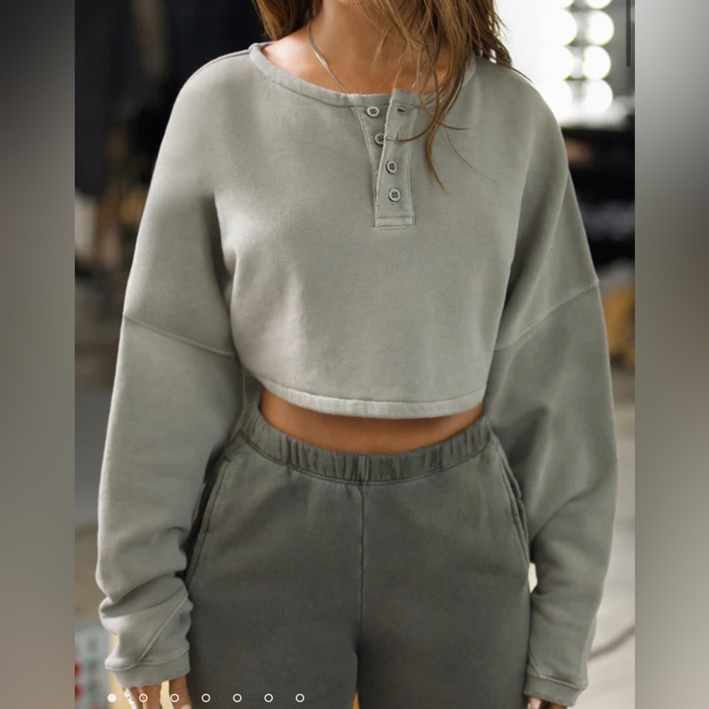 NWT Joah Brown Henley Crop Sweatshirt